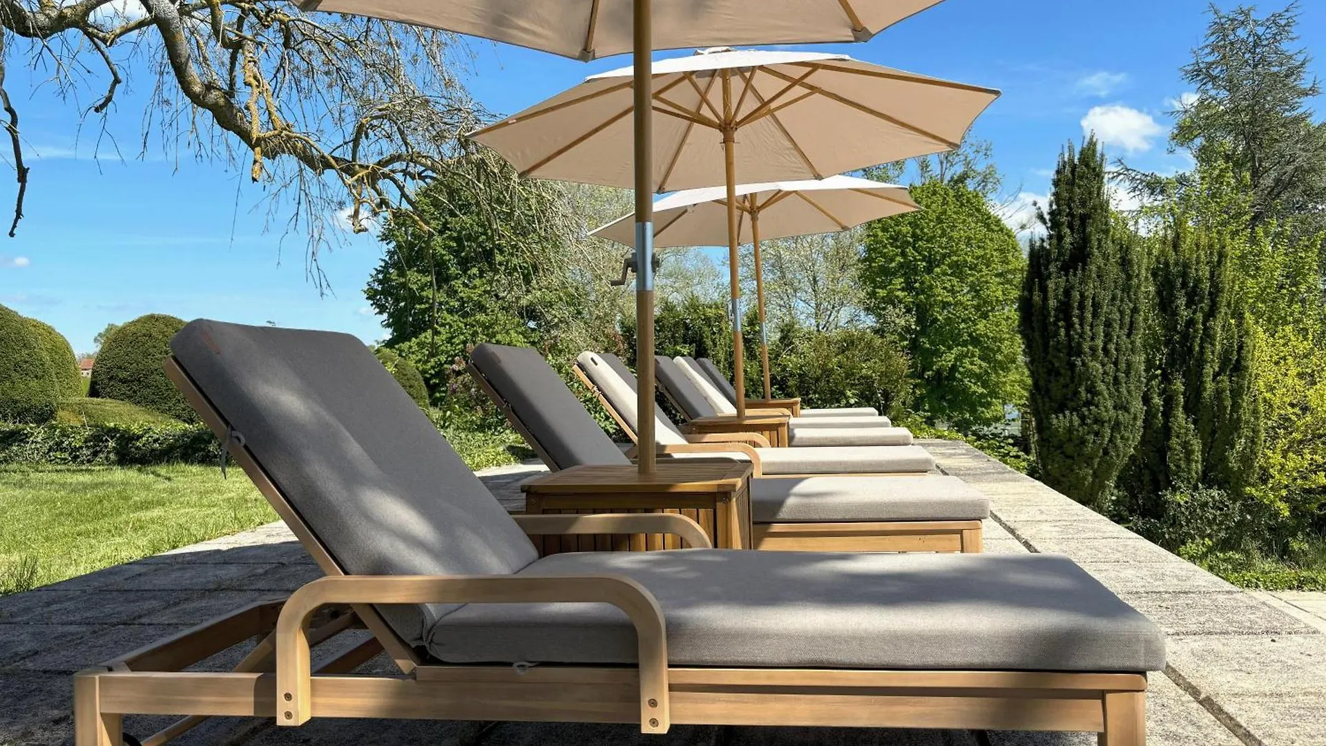 Bed & Breakfast Chateau De Bruges Lapeyrouse Frankrijk